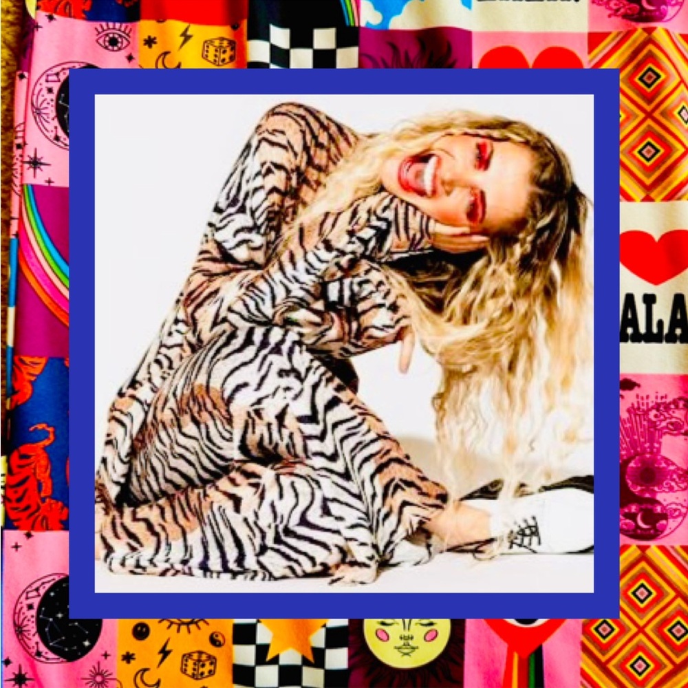 Dressed in LALA Tiger 🐅 Plisse’ Play Set! XL NWOT!! My Personal Clothing